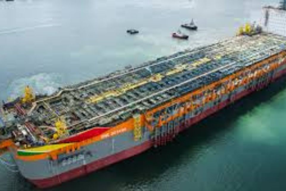 Venezuela rechaza presencia de buque FPSO One Guyana en el Esequibo y ...